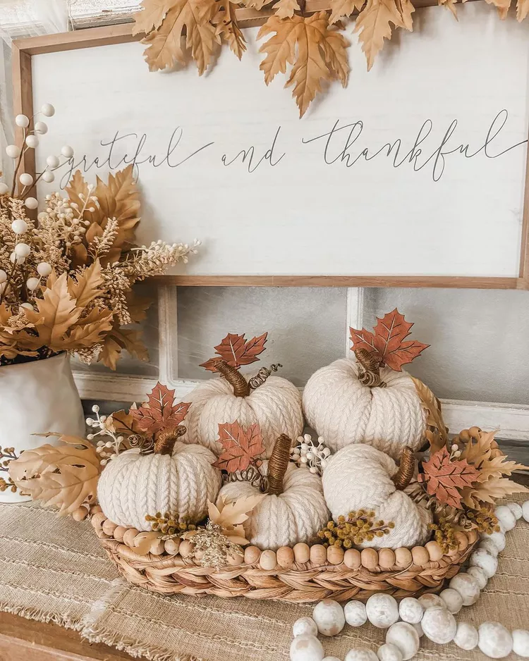 22 Fall Apartment Decor Ideas to Try as the Weather Cools Down