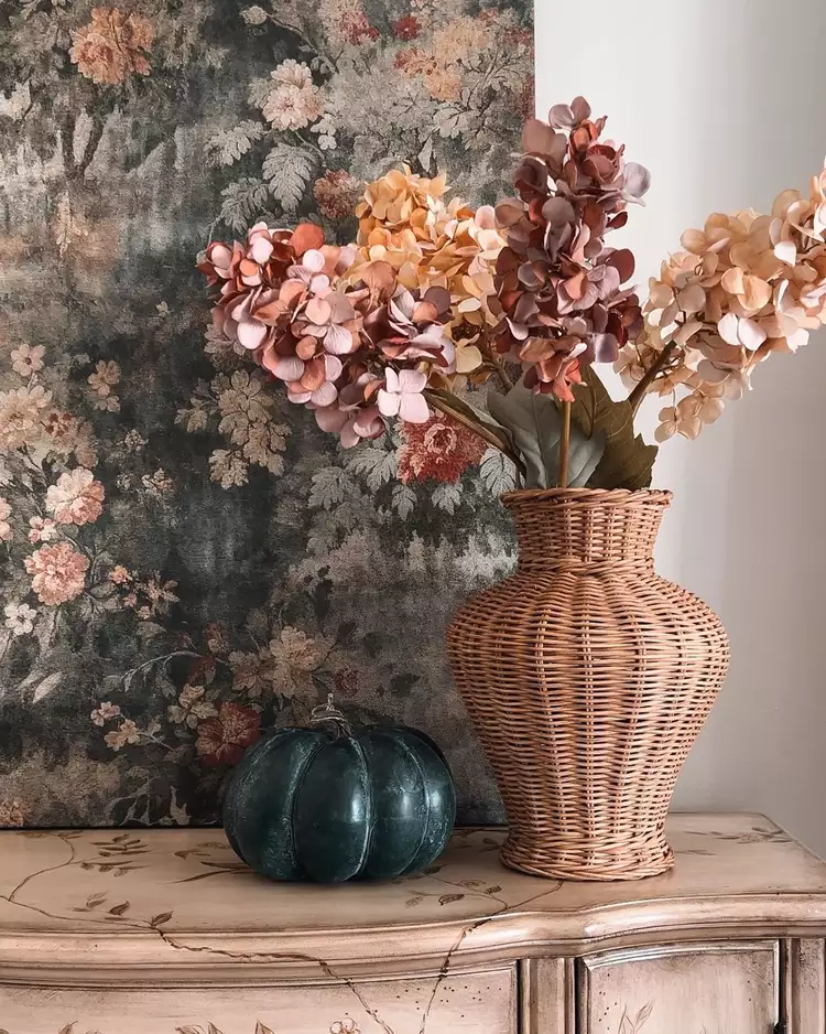 22 Fall Apartment Decor Ideas to Try as the Weather Cools Down