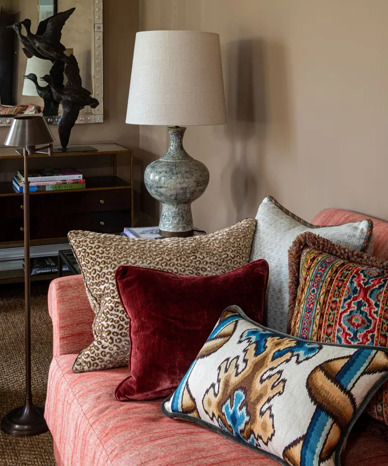 6 Inviting and Luxurious Cozy Decorating Ideas to Transform Your Home This Fall