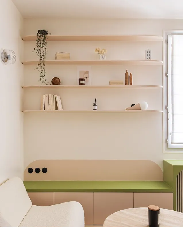 A pistachio and cream scheme