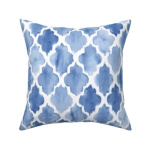 Throw Pillow in Soft Blue Watercolor Quatrefoil – Moroccan Wash